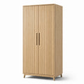 Armoire en bois à deux portes en chêne clair
